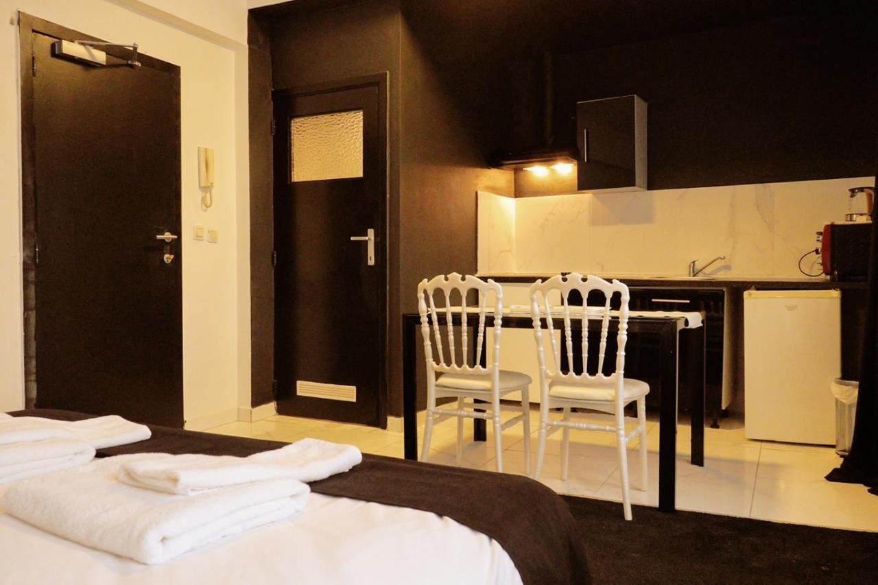 Apartment Gare Du Midi , 29