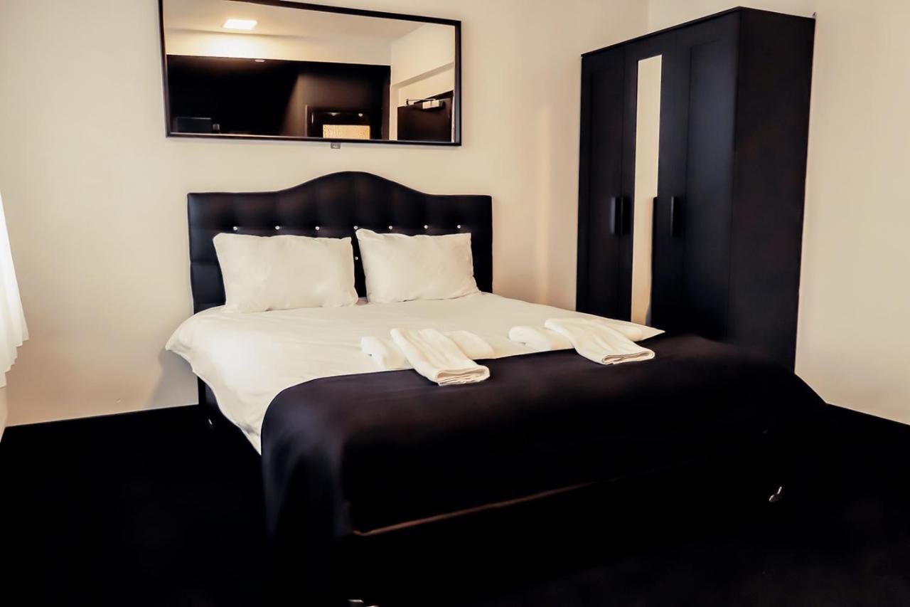 Apartment Gare Du Midi , 29 Brussels